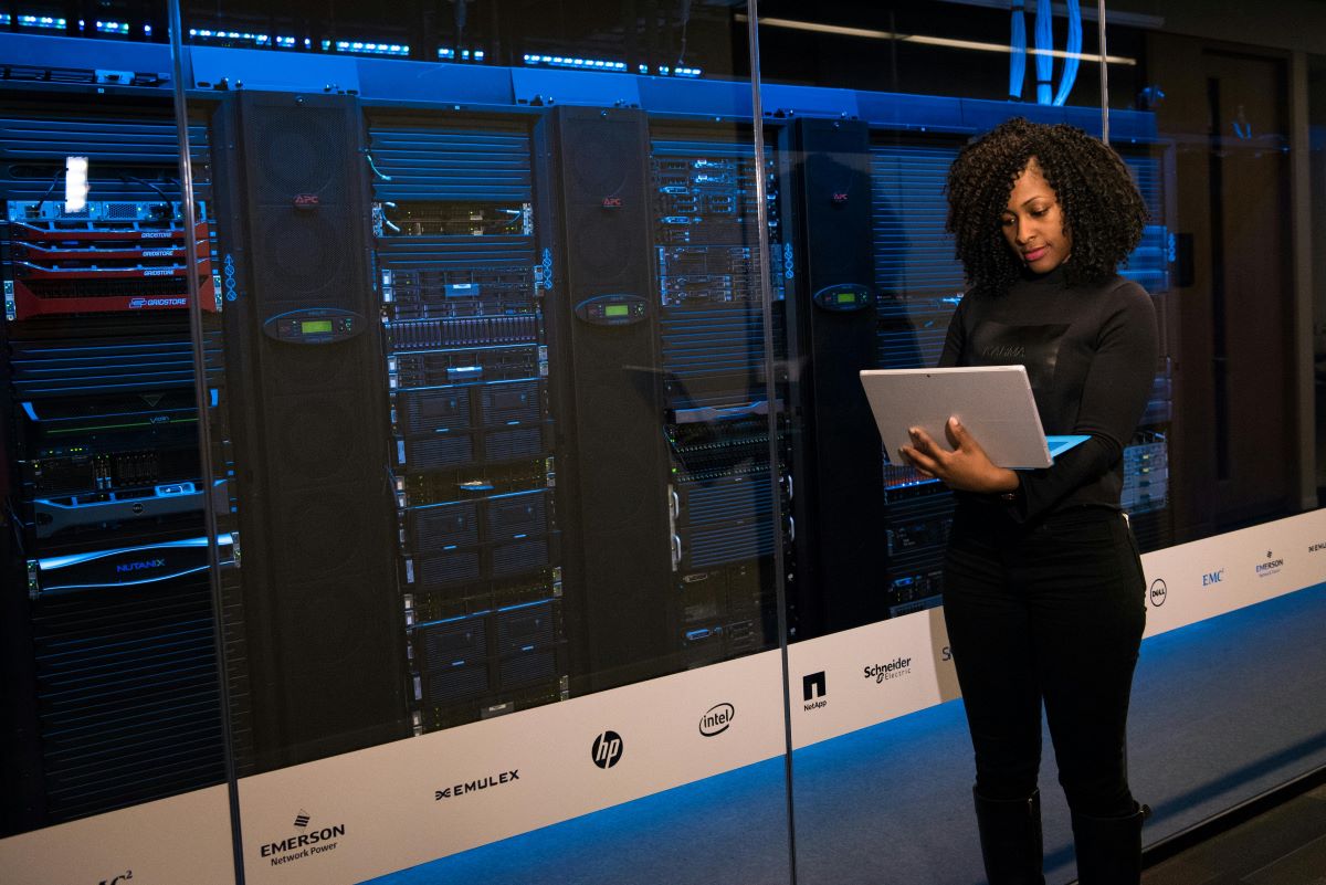 Monitoring servers monitoring servers