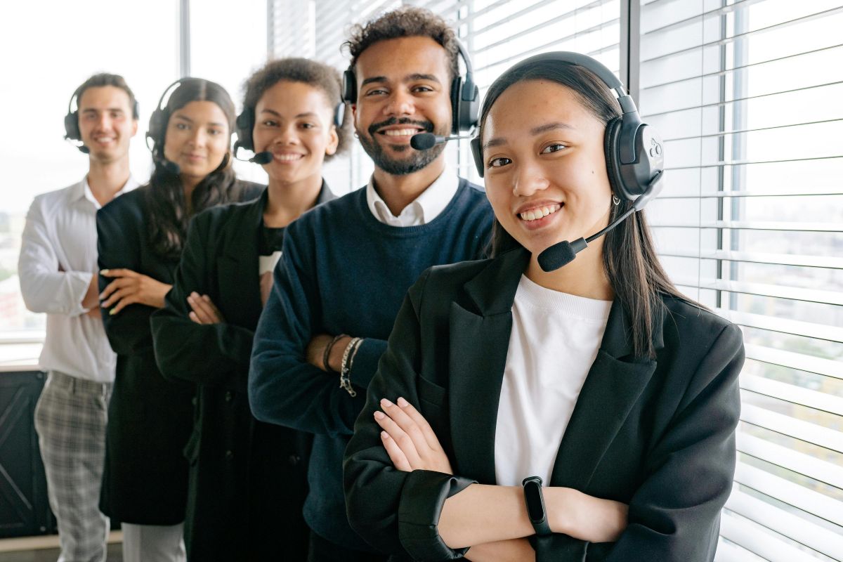 pexels-yankrukov-8867482 service desk analyst